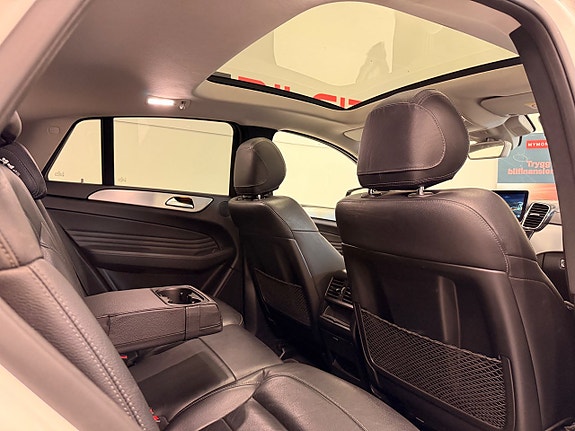 Mercedes-Benz GLE43 26 of 30