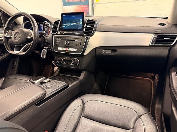 Mercedes-Benz GLE43 23 of 30