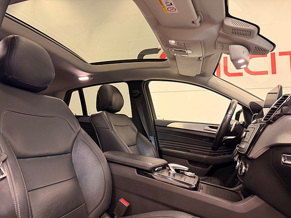 Mercedes-Benz GLE43 22 of 30