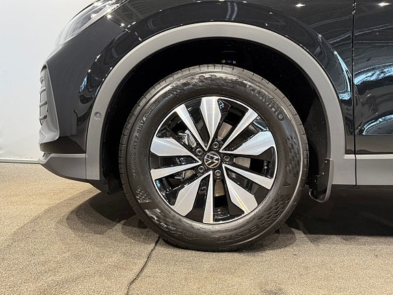 Volkswagen Tiguan 2 of 24