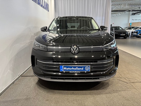 Volkswagen Tiguan 4 of 24