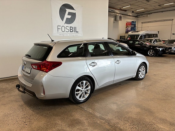 Toyota Auris 3 of 22