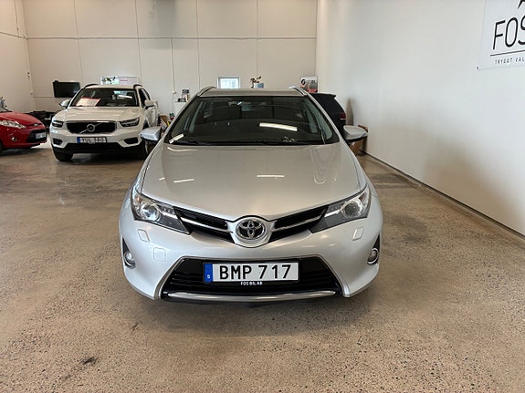 Toyota Auris 7 of 22