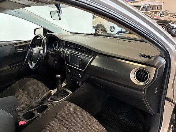 Toyota Auris 21 of 22
