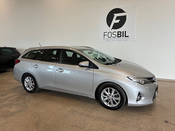 Toyota Auris 4 of 22