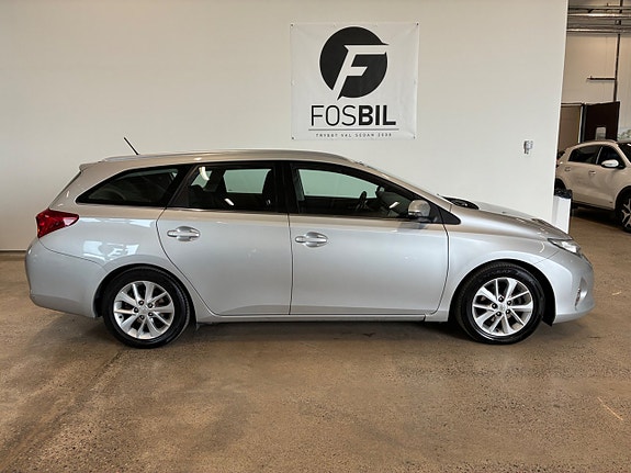 Toyota Auris 6 of 22