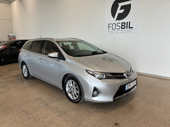 Toyota Auris 8 of 22