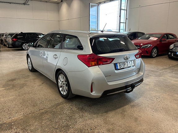 Toyota Auris 11 of 22