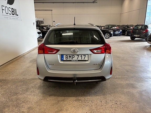 Toyota Auris 9 of 22