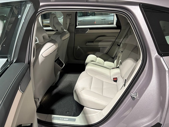 Volvo ES90 6 of 16