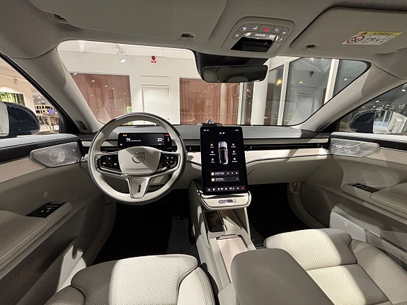 Volvo ES90 7 of 16