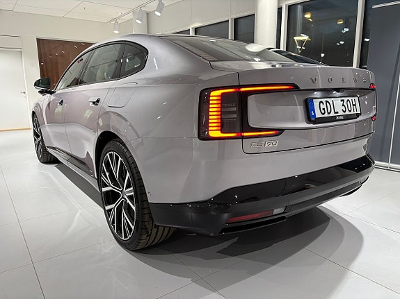 Volvo ES90 3 of 5