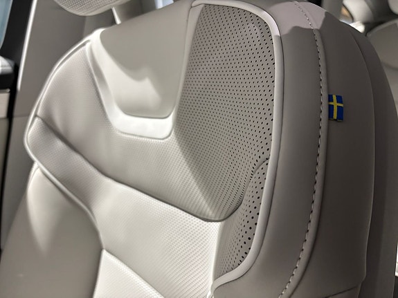 Volvo ES90 11 of 16
