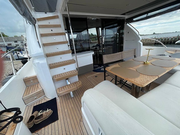 Princess F62 -2020 | 2 x Volvo Penta D13-1000 2 of 12