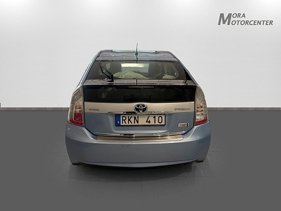 Toyota Prius Plug-in Hybrid 5 of 5