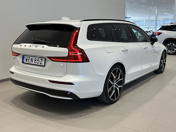 Volvo V60 3 of 14