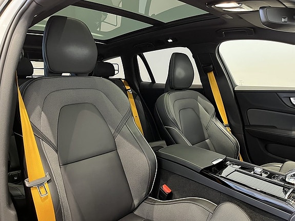 Volvo V60 7 of 14