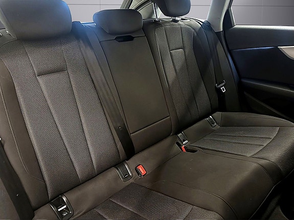 Audi A4 12 of 19