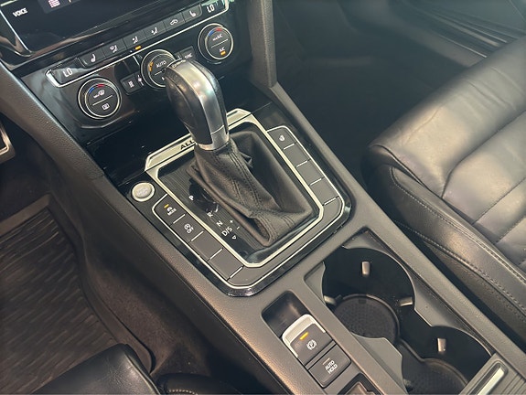 Volkswagen Passat Alltrack 19 of 25