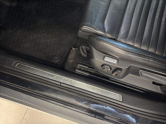 Volkswagen Passat Alltrack 24 of 25