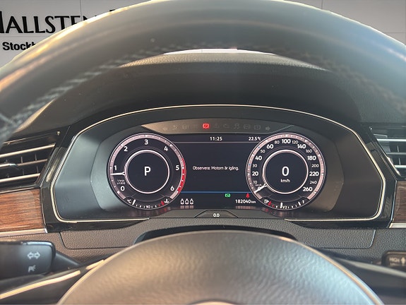 Volkswagen Passat Alltrack 16 of 25