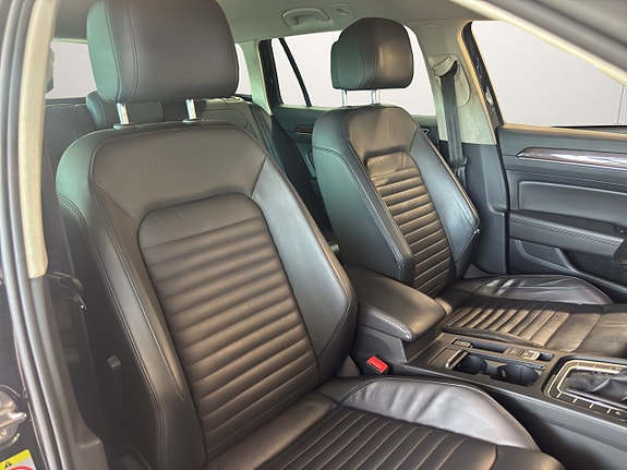 Volkswagen Passat Alltrack 11 of 25
