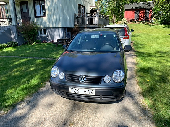Volkswagen Polo 2 of 5
