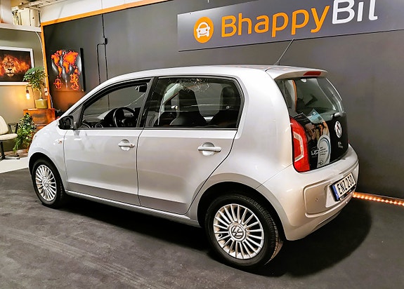 Volkswagen UP! 5 of 5