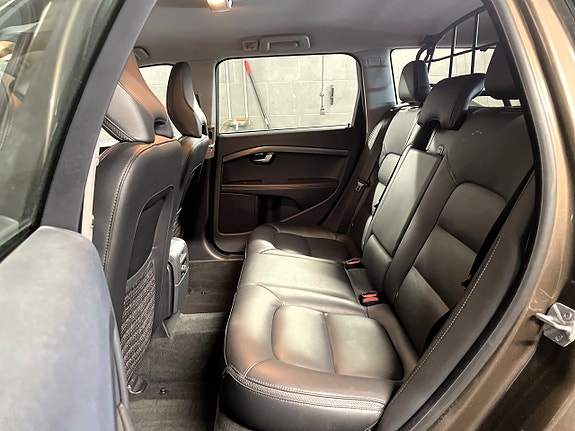 Volvo XC70 11 of 14