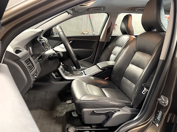 Volvo XC70 9 of 14