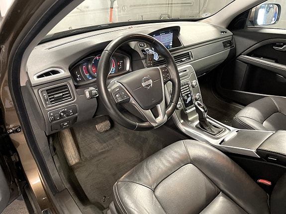 Volvo XC70 10 of 14