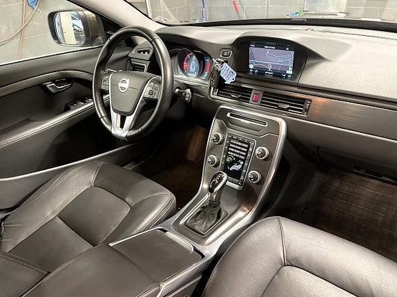 Volvo XC70 14 of 14