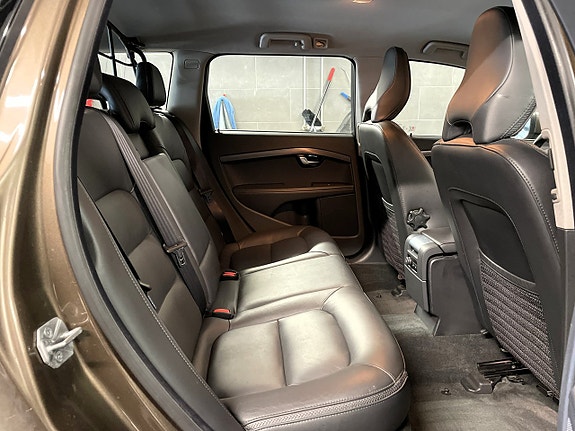 Volvo XC70 12 of 14