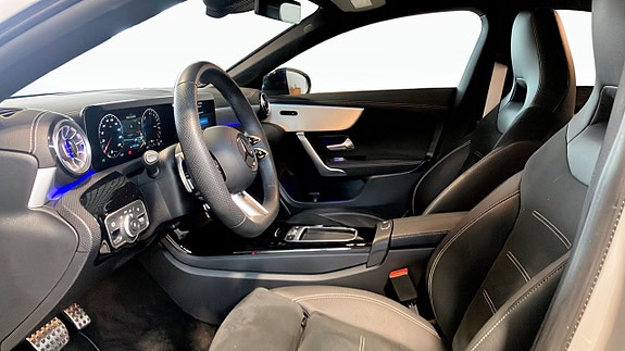 Mercedes-Benz CLA250 e 5 of 5