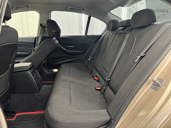 BMW 320d 8 of 19