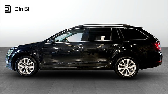 Skoda Octavia 2 of 5