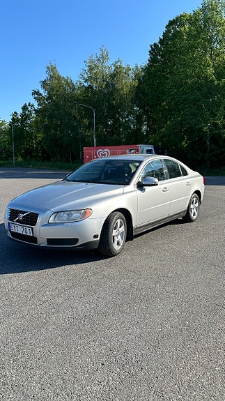 Volvo S80 2 of 3