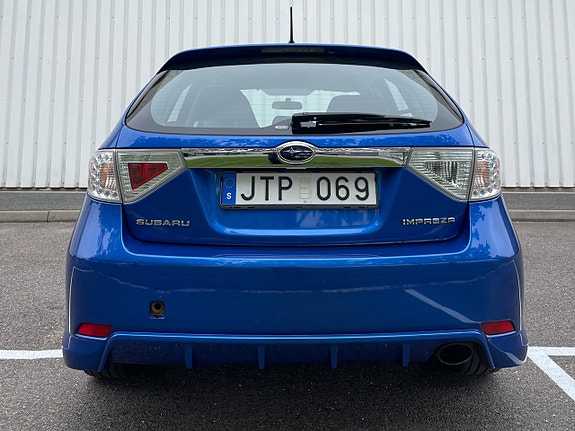 Subaru Impreza 9 of 17
