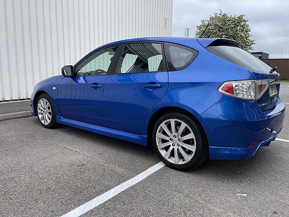 Subaru Impreza 7 of 17