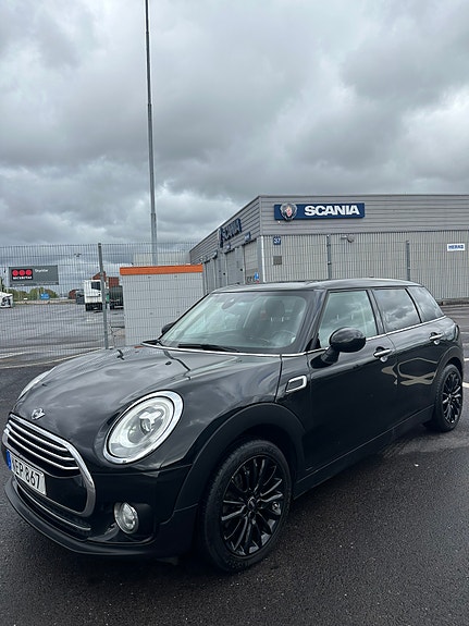MINI Cooper 2 of 5