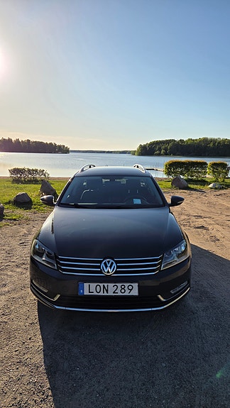 Volkswagen Passat 2 of 5