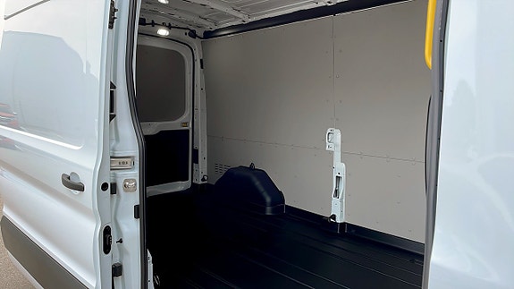 Ford Transit 19 of 19