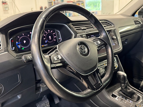 Volkswagen Tiguan 14 of 25