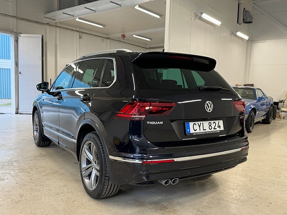 Volkswagen Tiguan 3 of 5