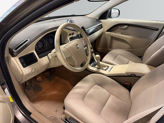 Volvo S80 7 of 15