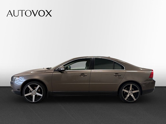 Volvo S80 2 of 15