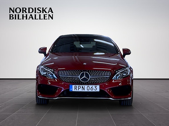 Mercedes-Benz C200 2 of 5
