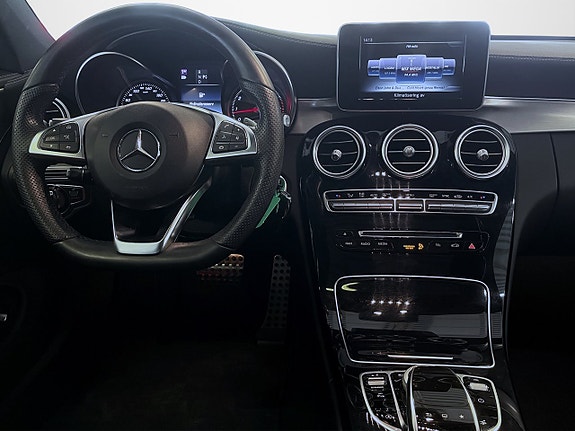 Mercedes-Benz C200 9 of 15