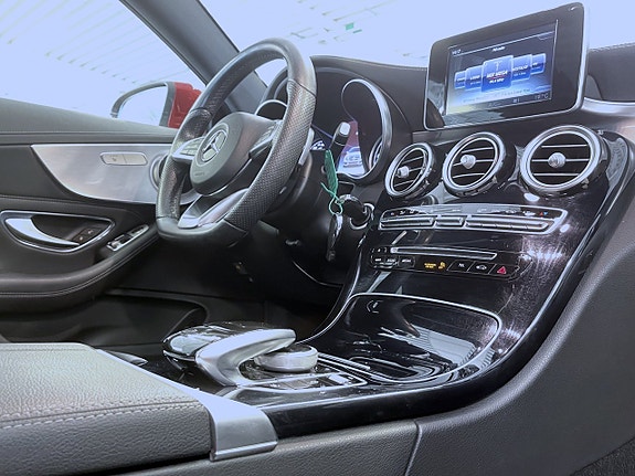 Mercedes-Benz C200 12 of 15