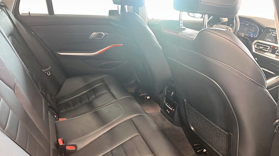 BMW 330e 5 of 9